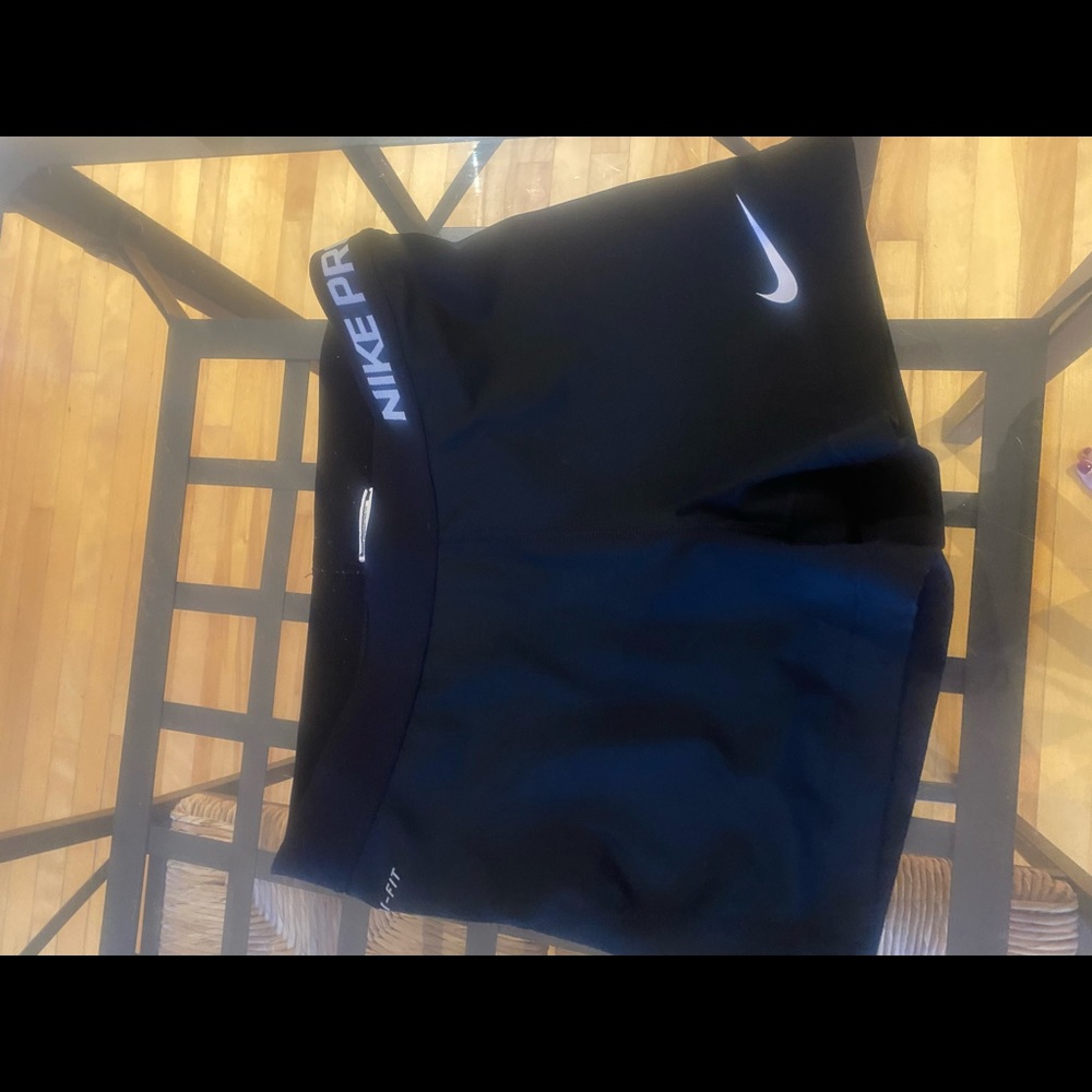 Black Nike pro dry fit shorts